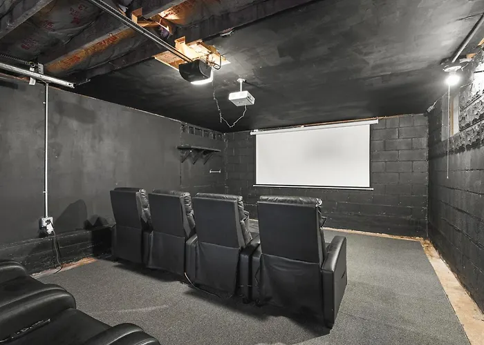 Theater Nights, Game & Balcony Delights Сasa de vacaciones
