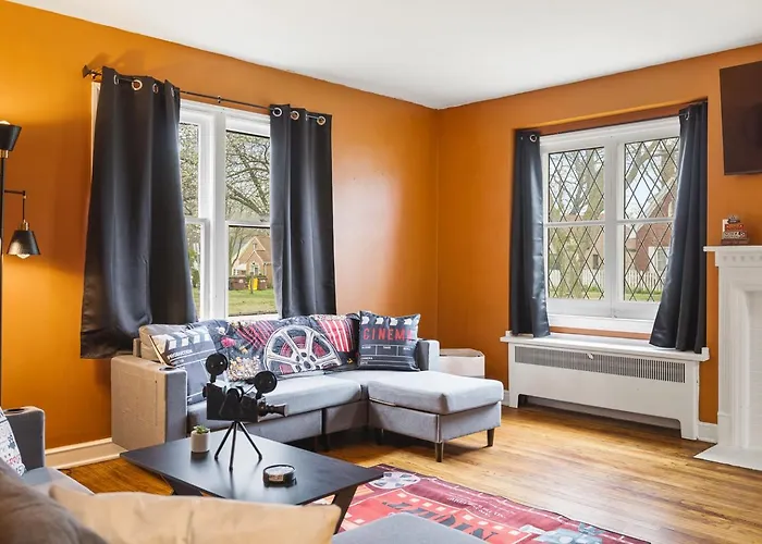 Theater Nights, Game & Balcony Delights Rockford